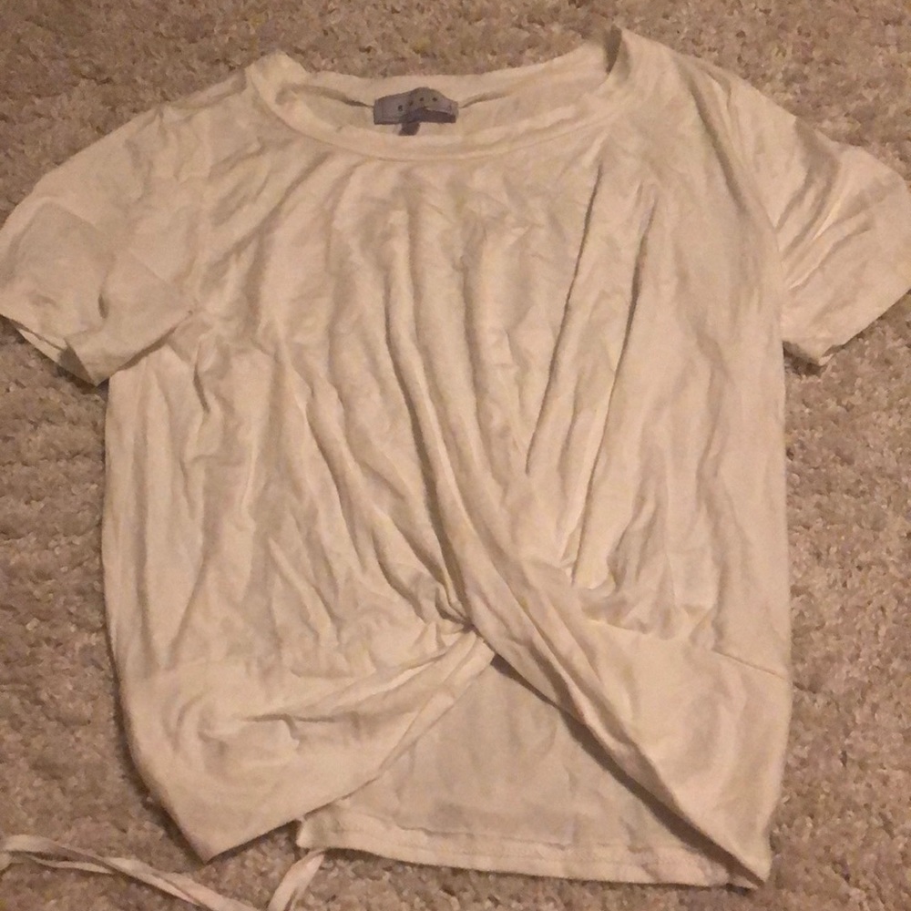 loose white tee